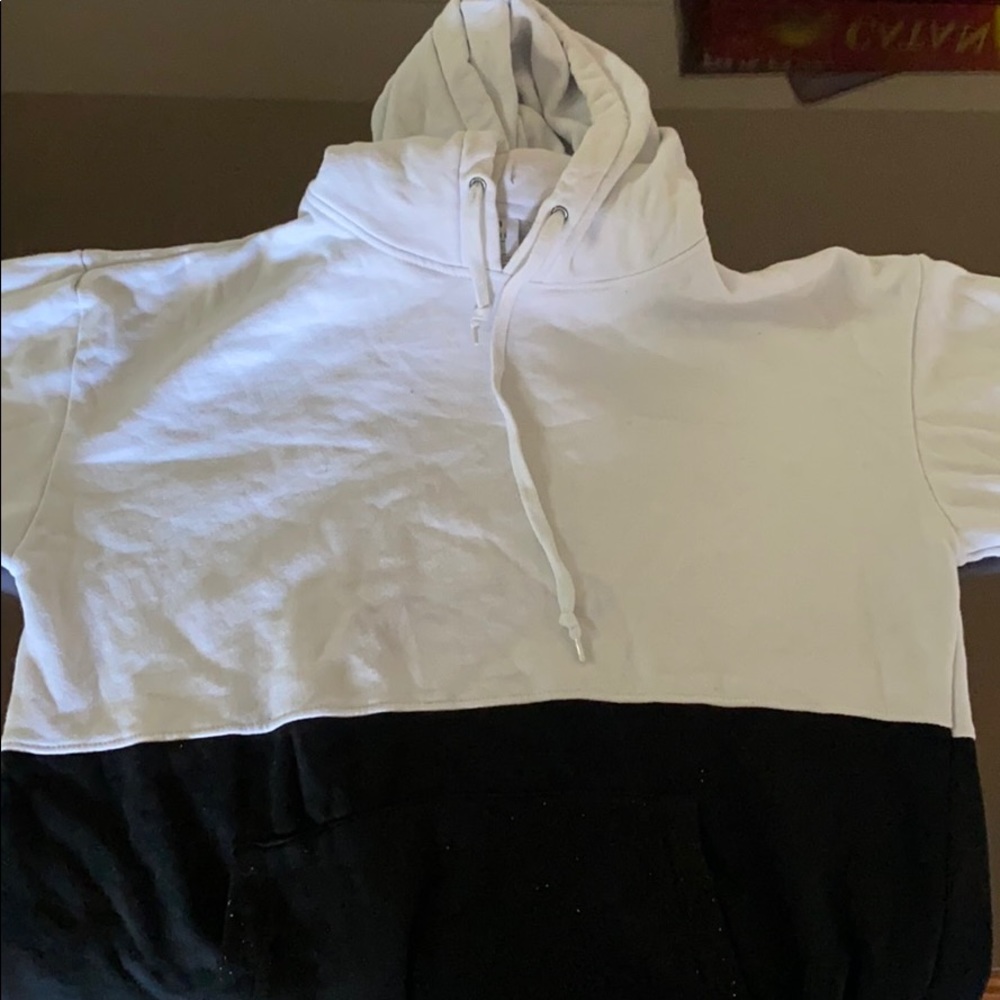 Men’s half black half white hoodir